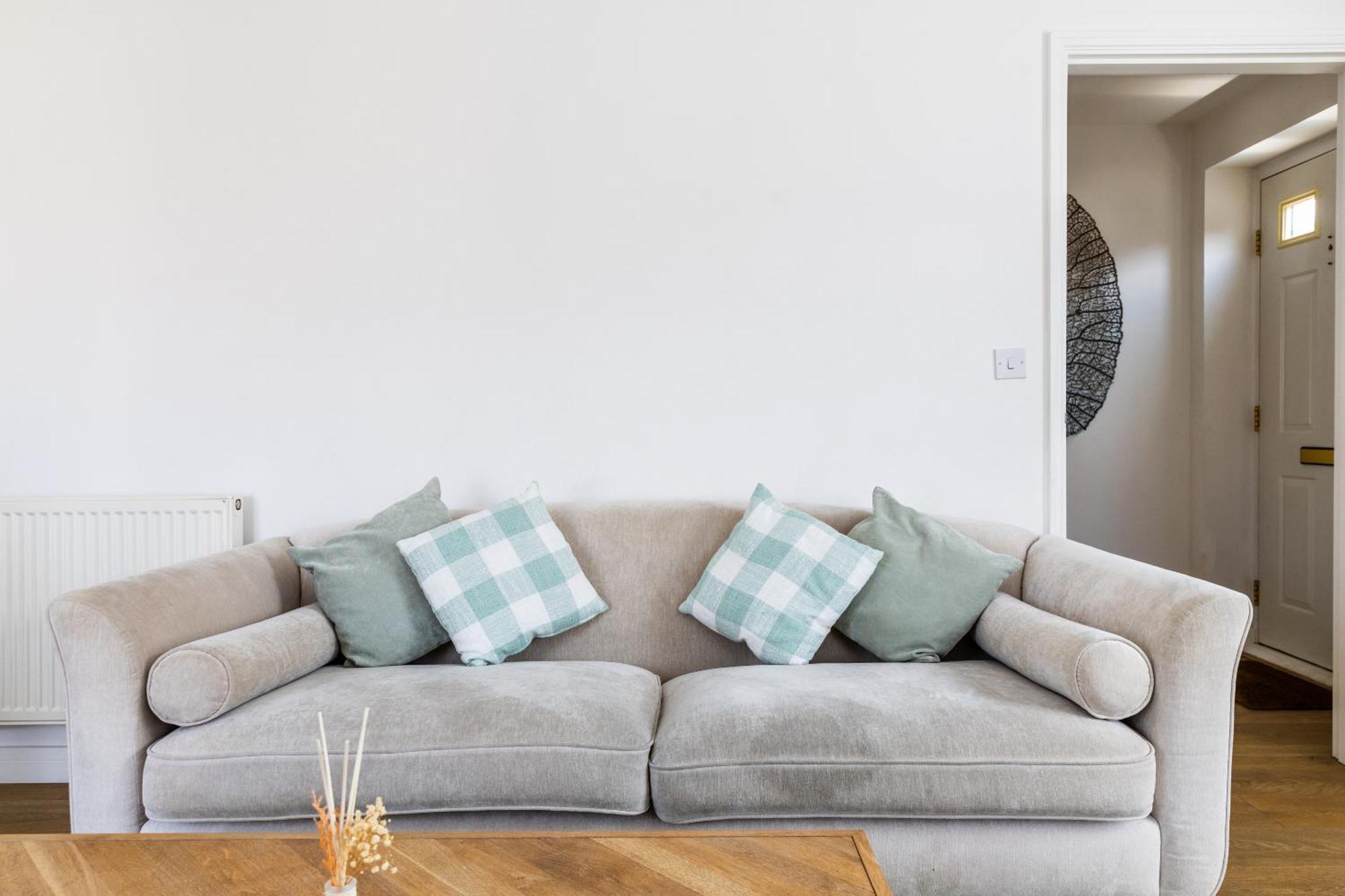 Limeslade House In - Family & Dog Friendly Holiday home *